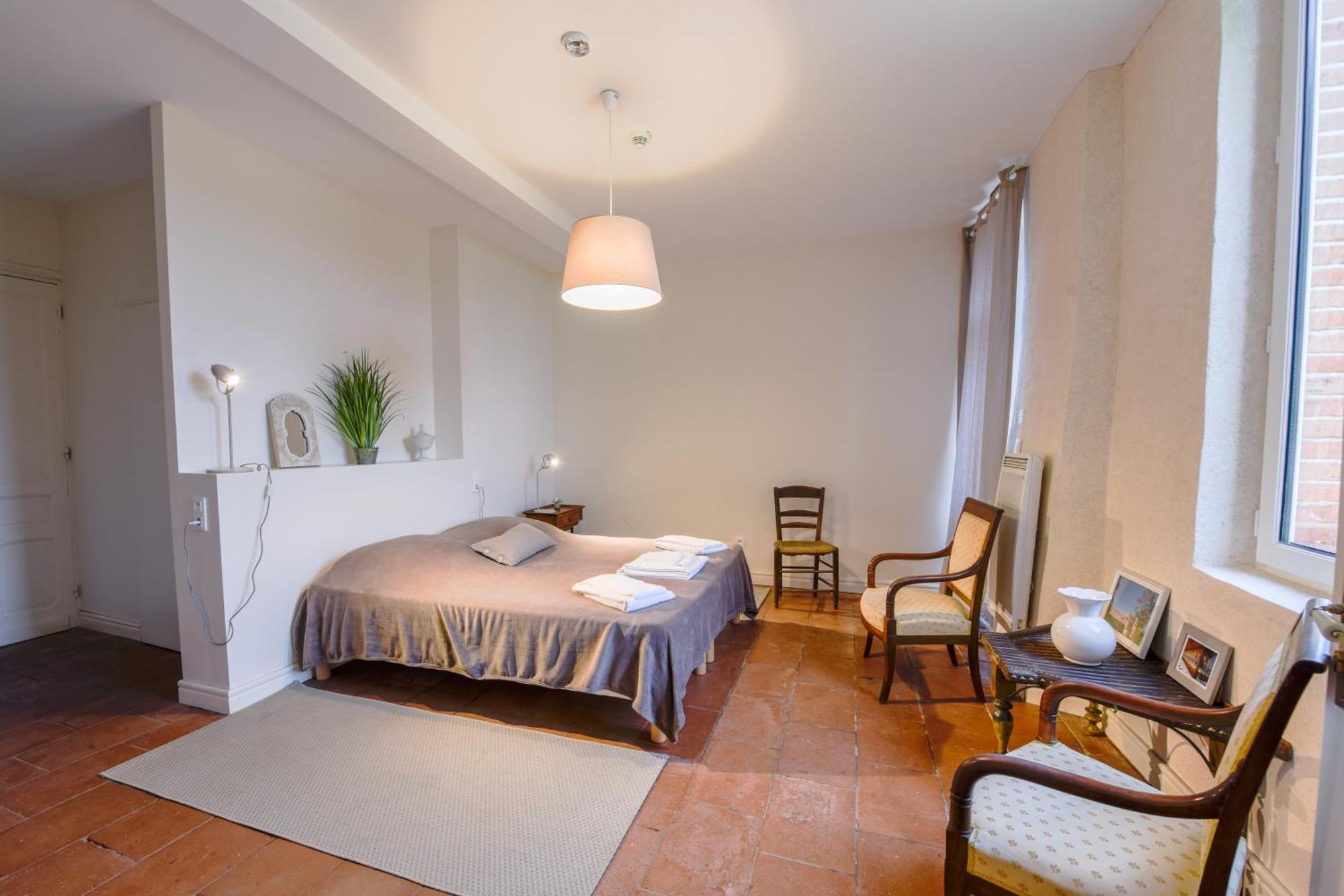 Gite Manzana Au Chateau Lavalade Кастелсаразен Екстериор снимка