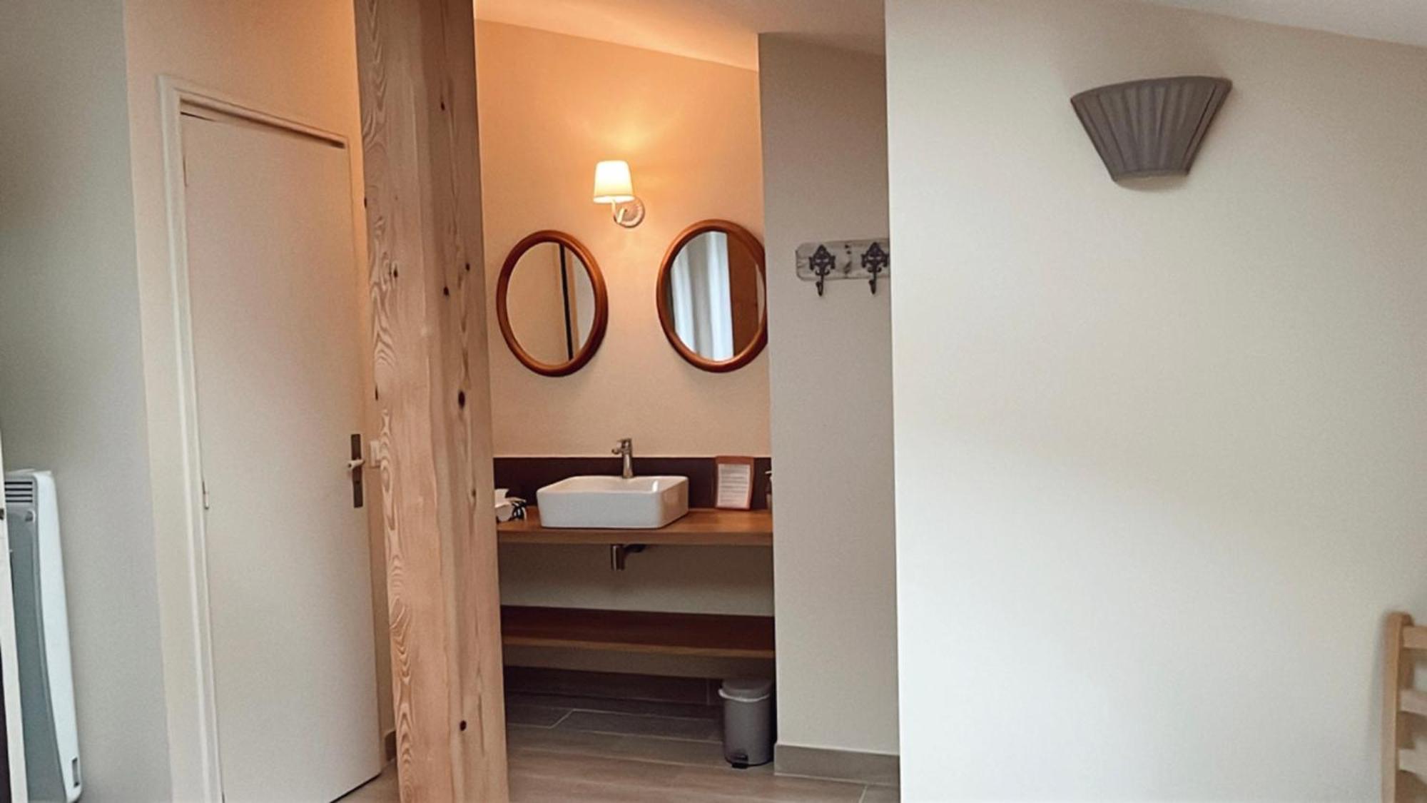 Gite Manzana Au Chateau Lavalade Кастелсаразен Екстериор снимка