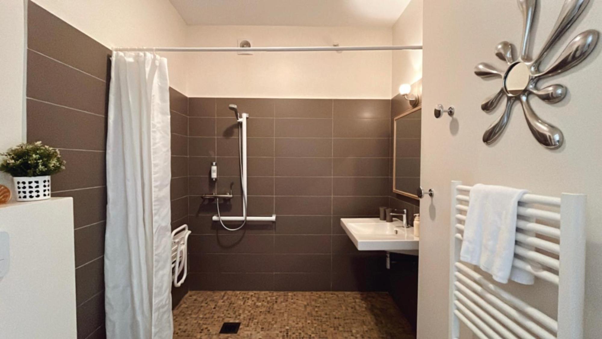Gite Manzana Au Chateau Lavalade Кастелсаразен Екстериор снимка